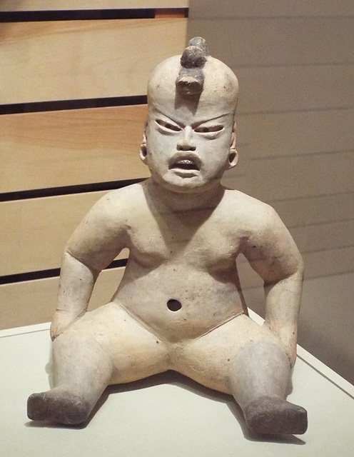 Olmec Seated Figure with a Harpy Eagle Crest in the Virginia Museum of Fine Arts, June 2018