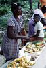 Gemüse und Früchte Angebot auf dem Negril Beach Jamaica Market 1984