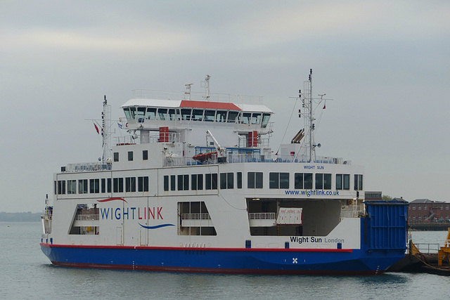 Wight Sun at Portsmouth - 8 May 2017