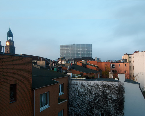 Blick über die Dächer der Neustadt zur Morgenstunde --- dachblick-1170636-1-co