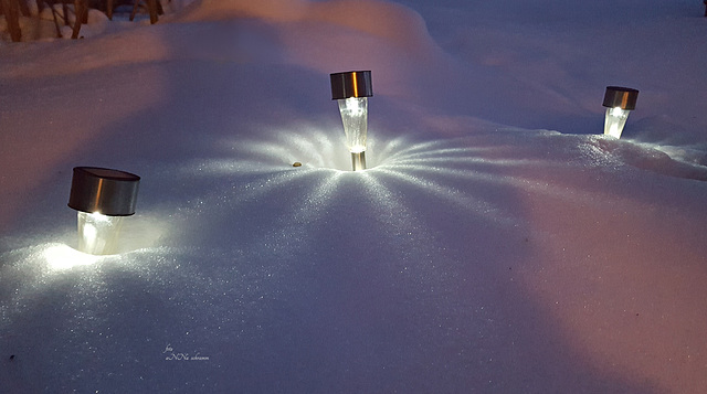 Strahlende Lichter im Schnee
