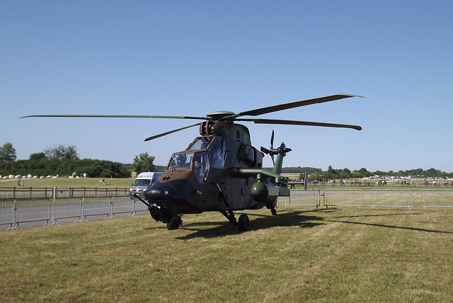 hélicoptère armée de l'air "Tigre"