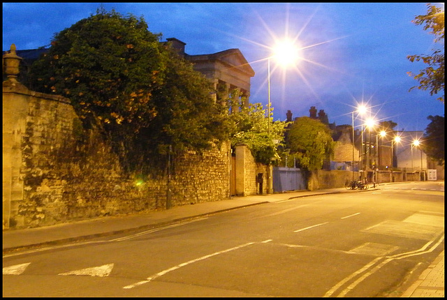 the cosy lights of Walton Street