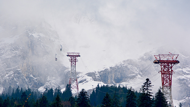 Zugspitze Seilbahn völlig im Wolken