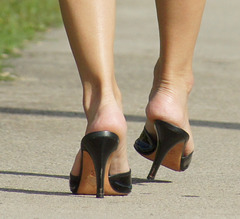 walking heels 2 close