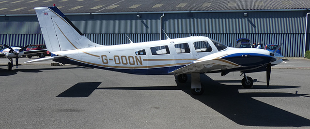 Piper PA-34-220T Seneca III G-OOON