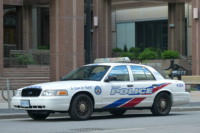 Toronto Police Crown Vic - 24 June 2017