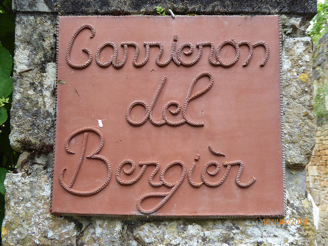 Berbiguières, j'adore ces panneaux en Occitan.