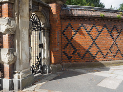 Gate and wall