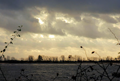 Schlechtwetter über der Elbe