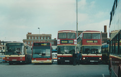 East Yorkshire buses parked up in Hull – 6 Mar 2000 (434-01)