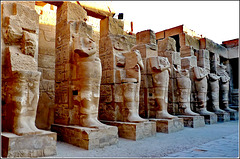 LUXOR : i giganti di Karnak