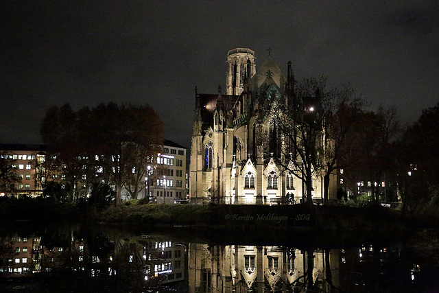 Explored - Johanneskirche (S-Feuersee) bei Nacht