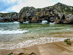 Playa de Cuevas del Mar. Asturias.
