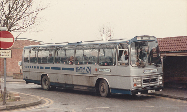 289/03 Premier Travel Services CJE 453V - 3 Mar 1985