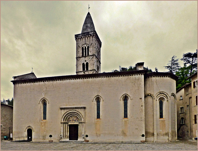 Stiftskirche Santa Maria, Visso, MC, Italia