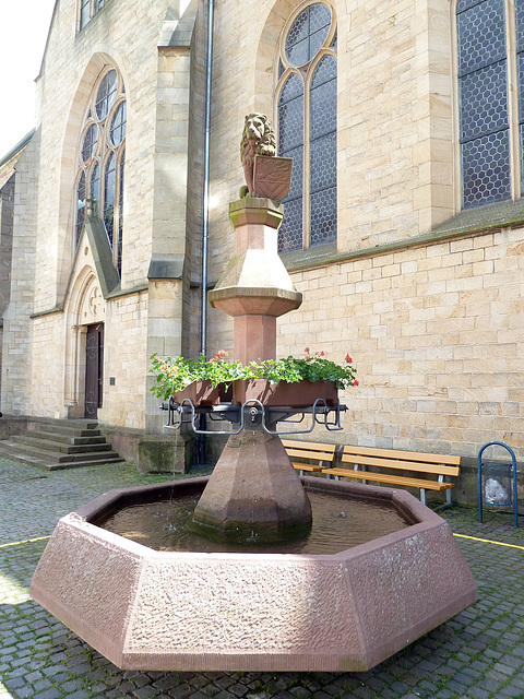 Löwenbrunnen vor der Marktkirche Bad Bergzabern