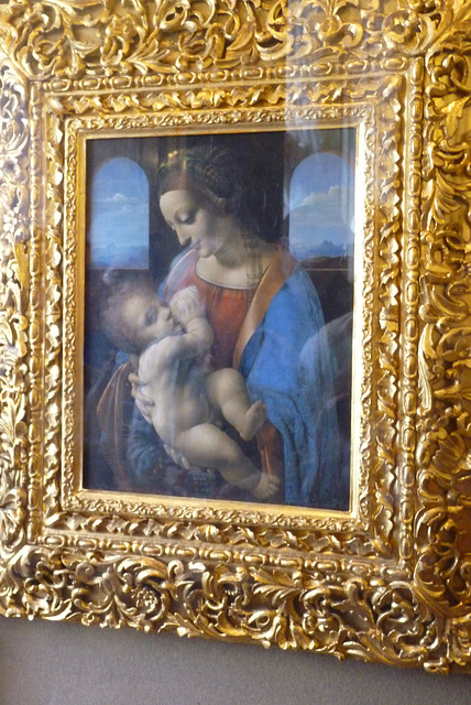 Madonna Litta es una pintura atribuida por muchos investigadores al pintor renacentista italiano Leonardo da Vinci.