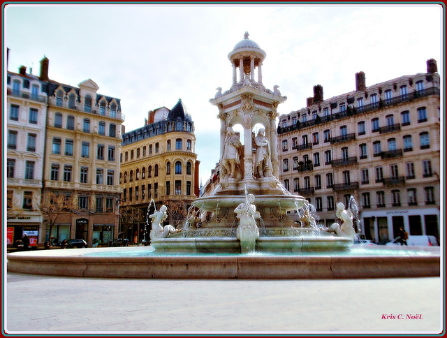 Place des Jacobins, à Lyon  !