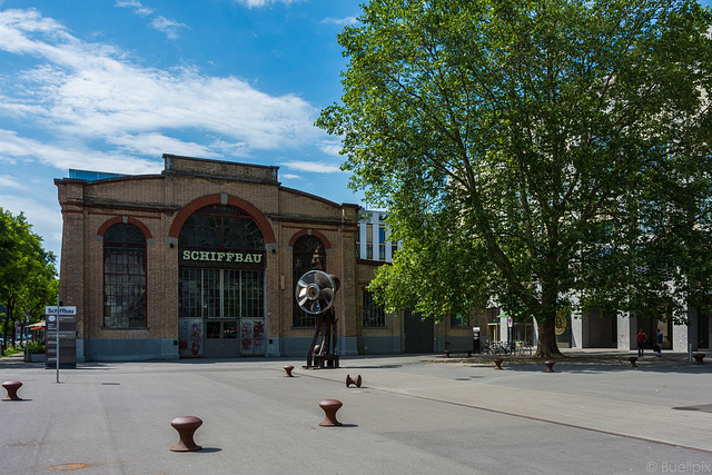 die ehemalige Schiffbauhalle, heute Teil des Schauspielhauses Zürich (© Buelipix)