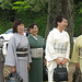Dames japonaises légèrement intimidées, sanctuaire d'Ise-Jingu à Ise (Kansai, Japon)
