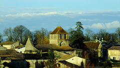 Eglise et village de St Michel de Montaigne (24)