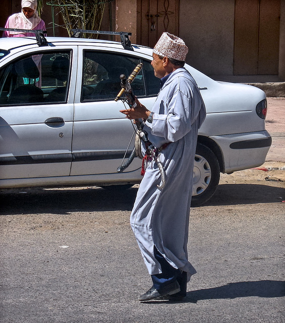 Musicien de rue a Taliouine (Maroc ).