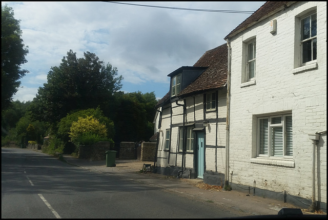 Sutton Courtenay cottages