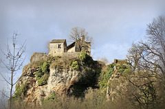 Environs de Crémieu (38) 13 février 2014. La maison Forte de Brotel dominant le Val d'Amby.