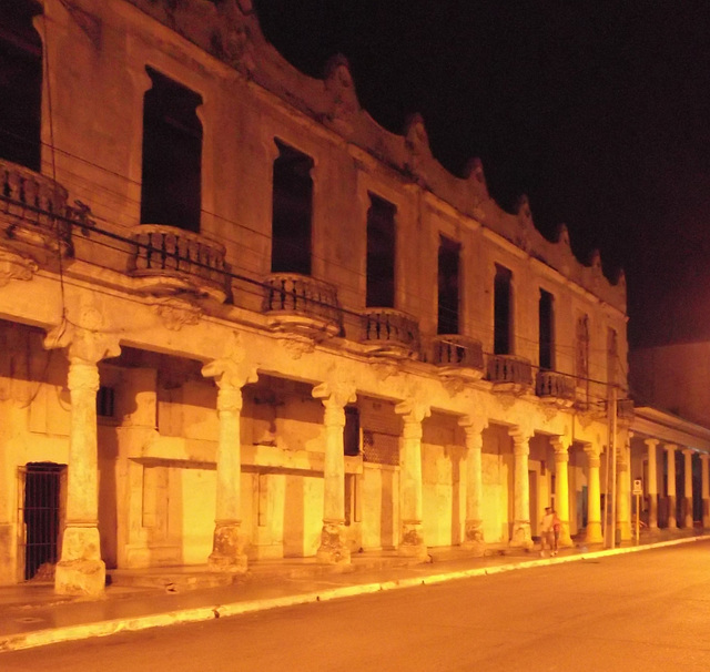 Un monde flou de soir à Cuba