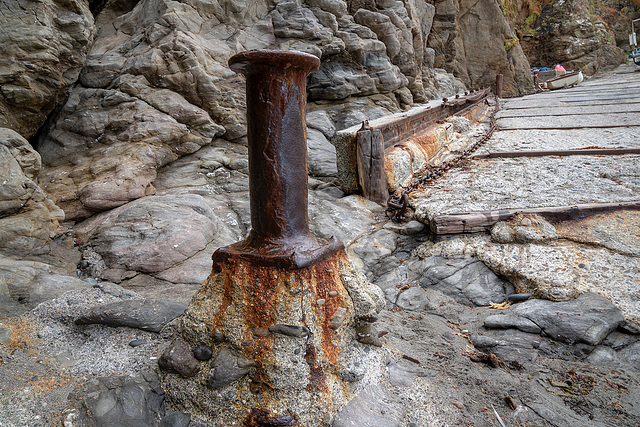Lizard Point - rusty details