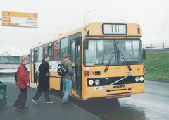 Strætó 37 at Artún, Reykjavík - 29 July 2002 (498-32)