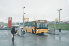 Strætó 47 at Artún, Reykjavík - 29 July 2002 (498-29)