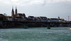 Rhein mit der Basler Altstadt, im Vordergrund das Basler Münster