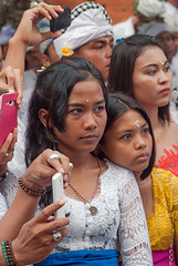 Balinese worshippers at the Pengerebongan ceremony