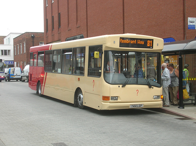 DSCN3340 Essex County Buses T414 LGP in Bury St. Edmunds - 2 Sep 2009