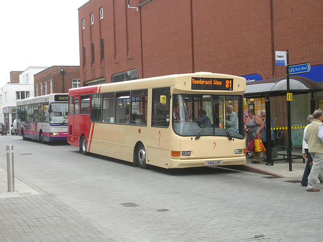 DSCN3341 Essex County Buses T414 LGP in Bury St. Edmunds - 2 Sep 2009