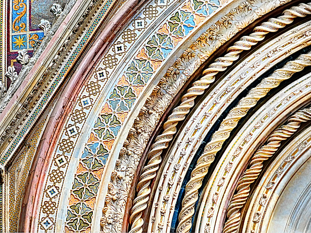 Duomo di Orvieto - Particolare del portale