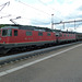 Güterzug gezogen von Re4/4 11176, und einer Re 6/6 im Bahnhof Rheinfelden
