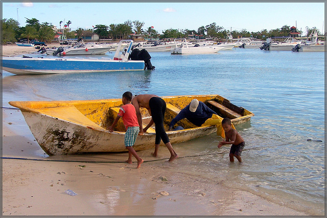 Bayahibe : una barca molto spartana di pescatori locali