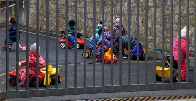 Schön ist's ein Kind zu sein - It's so nice to be a kid - HFF