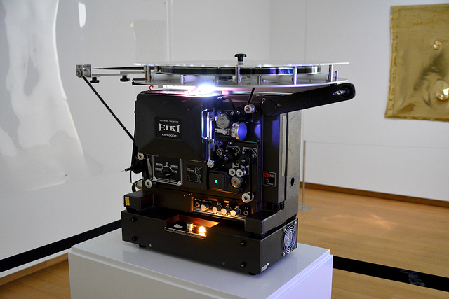 Amsterdam 2017 – Stedelijk Museum – Eiki EX-4000P ﬁlm projector