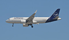 Lufthansa AINU