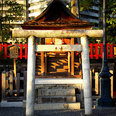 Small shrine in the Fushimi Inari-taisha complex