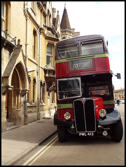 old Oxford bus at Balliol