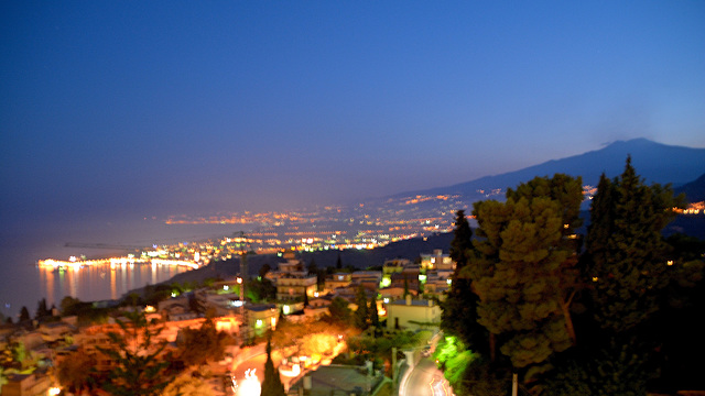 Blick auf Taormina und Etna
