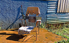 old chair - (Viñales/Cuba)