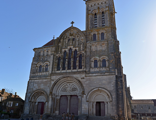 Vézelay, façade de la basilique Marie Madeleine.