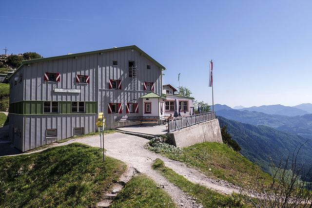 Alpin Hut "Stripsenjoch"