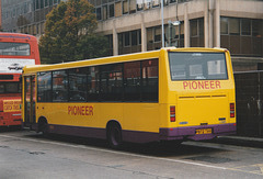 Pioneer P872 TAV in Rochdale bus station – 1 Nov 1997 (375-21A)